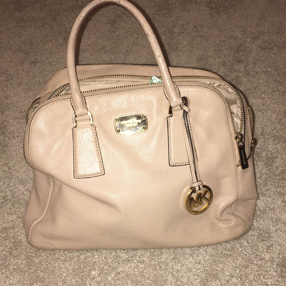 Michael Kors Purse with shoulder strap